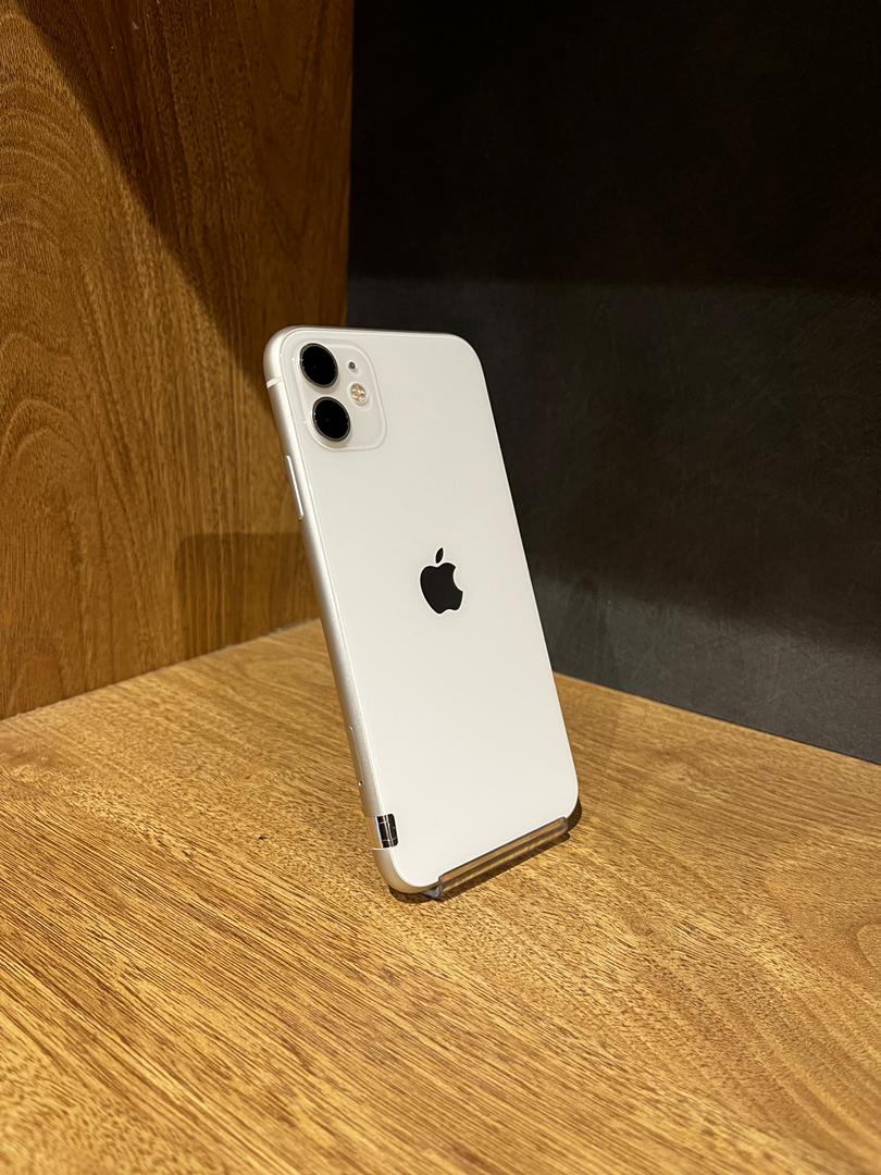 موبایل دست دوم اپل مدل iphone 11 White 128GB